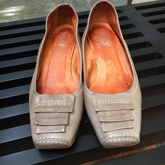 Leather square-toed pumps with low heels - Picture 3 of 8